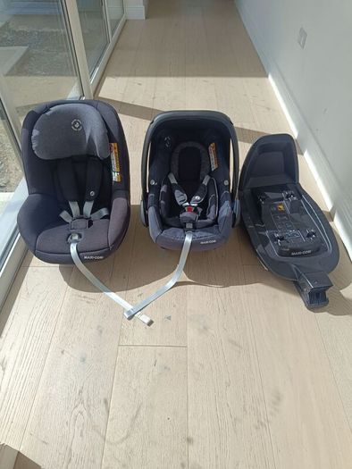 Maxi Cosi Newborn and Toddler car seat.