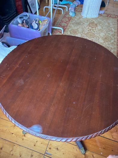 mahogany round table