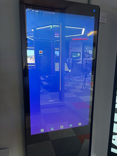 43" Touchscreen Mirror Android ( Fitness Mirror)
