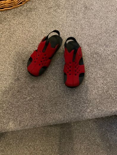 Nike sandals, size 1:5