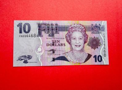 Fiji  10 Dollars  2007  Pick 111a  ( Uncirculated )