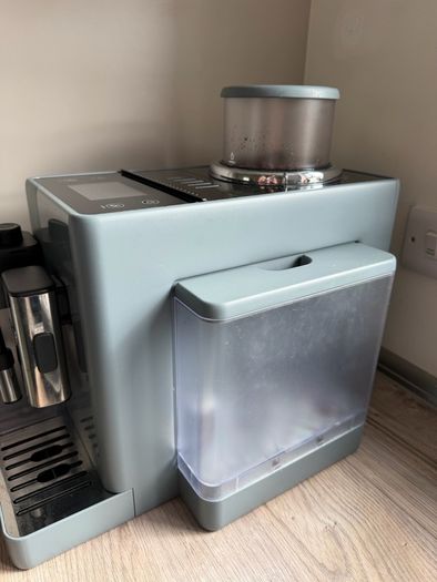 De longhi Rivelia coffee machine