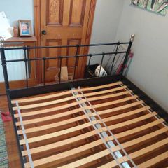 ikea iron bed and mattresse