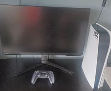 Playstation 5 & Samsung Monitor