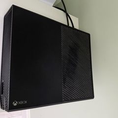 Xbox one 1tb storage excellent condition free game
