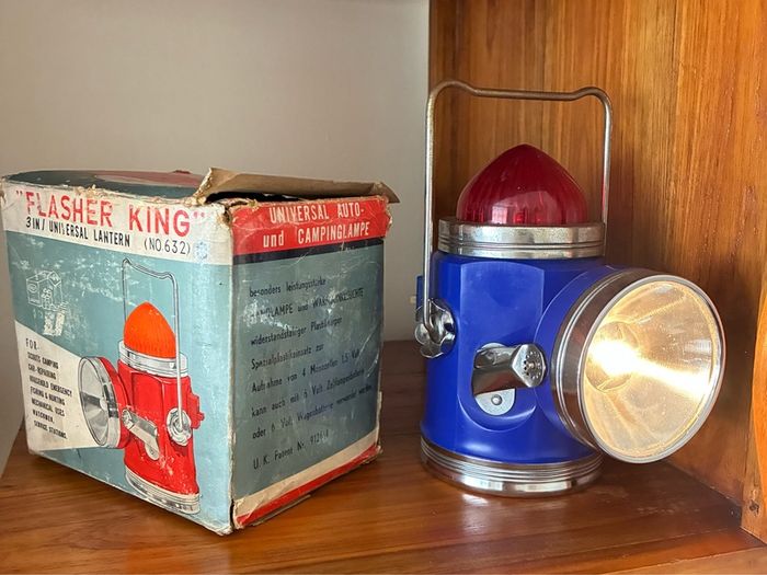 Vintage 1960's LIEZ Flasher King Lantern