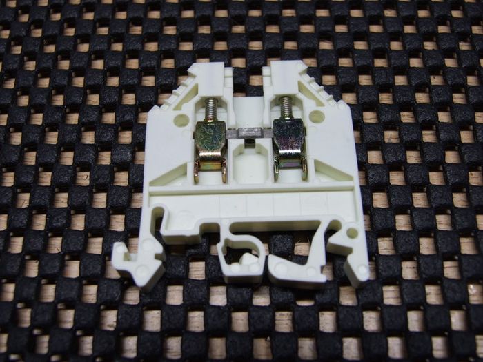 Din rail terminals (Small)