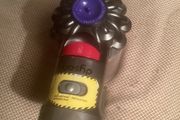 Dyson   V7