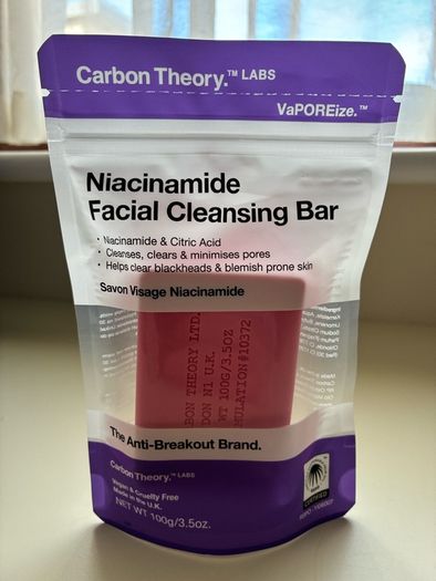 Carbon Theory Niacinamide Facial Cleansing Bar for blemish-prone skin