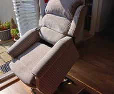Windsor Lift and Rise Recliner Armchair