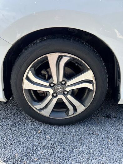 Honda Grace hybrid  1,5 2016
