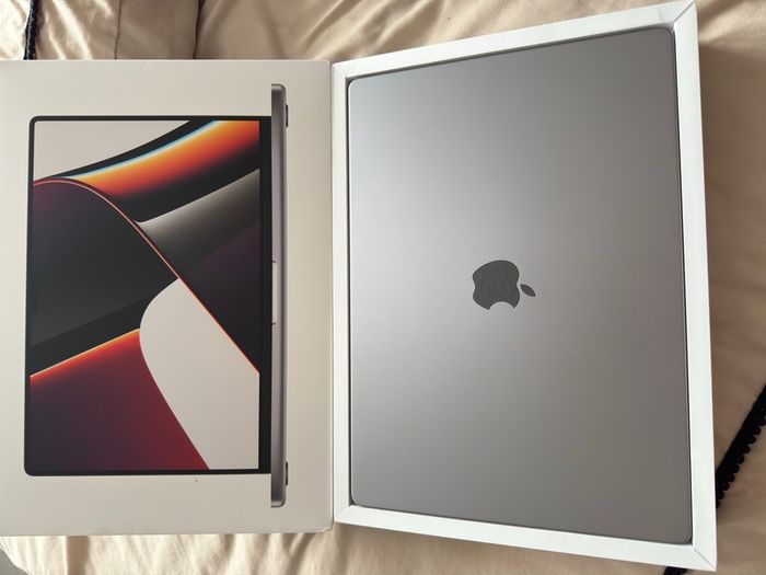 Apple MacBook Pro 16inch M1 Pro 1TB SSD 2021