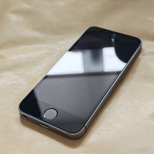 Apple iPhone 5s - 16GB - Space Gray - 3 - Activation locked - Parts only