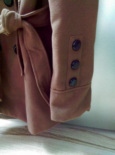 Women's coat with belt