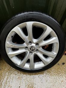 Genuine 17" koda Alloys + Michelin Pilot Sport 5s