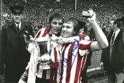 Dennis Tueart Sunderland autograph