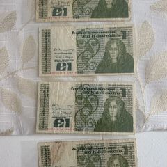 4 pcs 1 pound note all for 30 euro