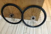 Alex rims 700 x 32 mm tyres, rotors 160mm