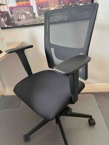 Ergonomic Mesh Office Chair - Very Good Condition