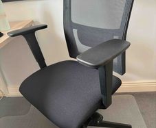 Ergonomic Mesh Office Chair - Very Good Condition