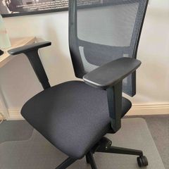 Ergonomic Mesh Office Chair - Very Good Condition