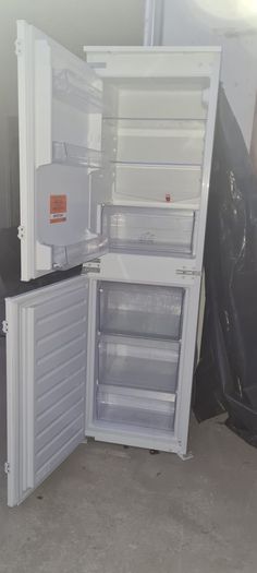 Hotpoint Integrated Fridge Freezer