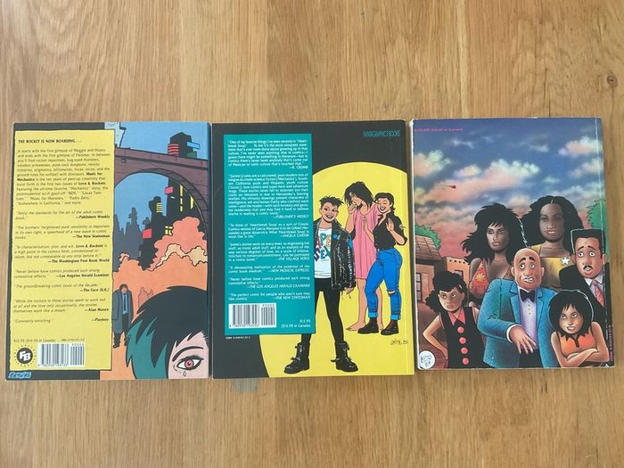 Love and rockets graphic novels part of the complete collection books 1 2 3 Hernandez brothers 10 eur each all 3 for 20.