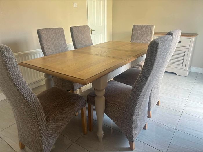 Kitchen Table & Chairs plus Side Unit