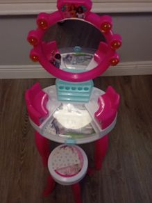 Barbie dressing table