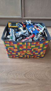 Box of assorted Lego