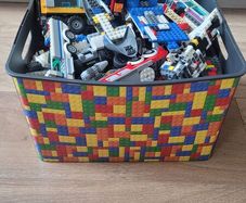 Box of assorted Lego