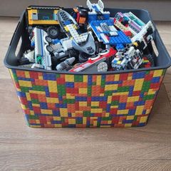 Box of assorted Lego