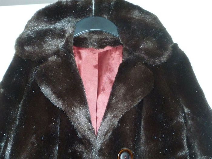 Faux Fur Jacket Coat Medium-Switzers Dublin- Excellent Condition Darkest Brown. LADIES. Beautiful quality.
