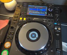 pioneer CDJ-2000 Nexus