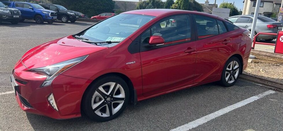 Toyota Prius Luxury 2018