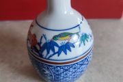 Japanese kakiemon SMALL VASE