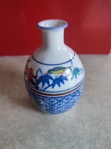Japanese kakiemon SMALL VASE