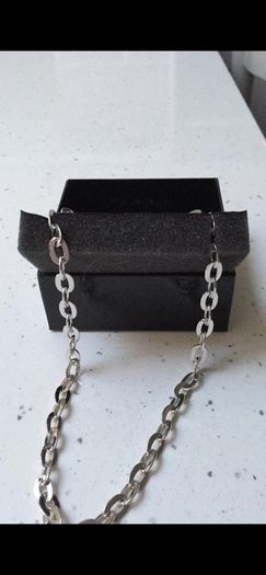 guess necklace & bracelet
