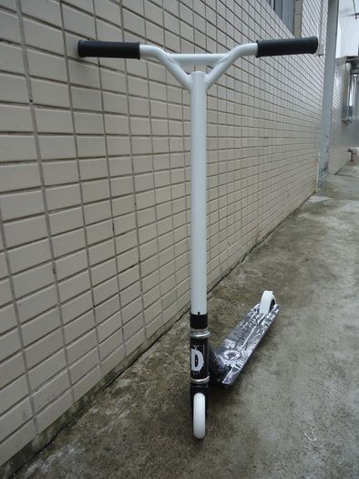 Damaged D-Ranged Scooter - Black
