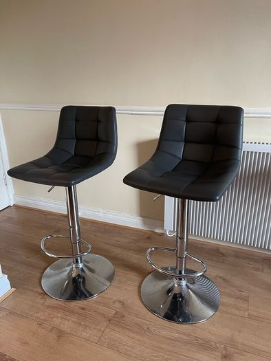 Bar stools x2