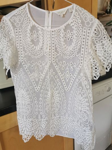 NEW - Ted baker White Darsee Embroidered Lace blouse UK 10