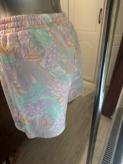 BNWT Dunnes Stores Tropical shorts to fit waist 26' Free post