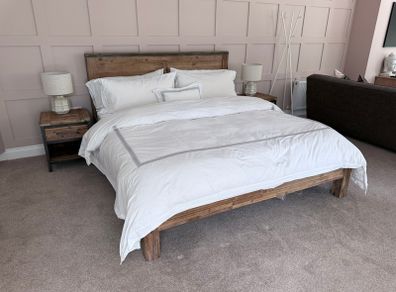 Bedroom Furniture Set Bed Frame, 2 Bedside Units & 7-Drawer Dresser with Mirror Excellent Condition