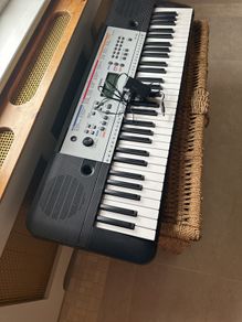 Yamaha electric keyboard