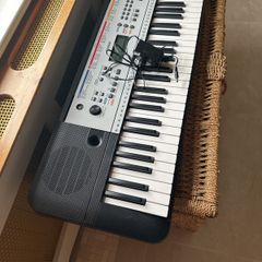 Yamaha electric keyboard