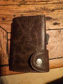 C secure wallet