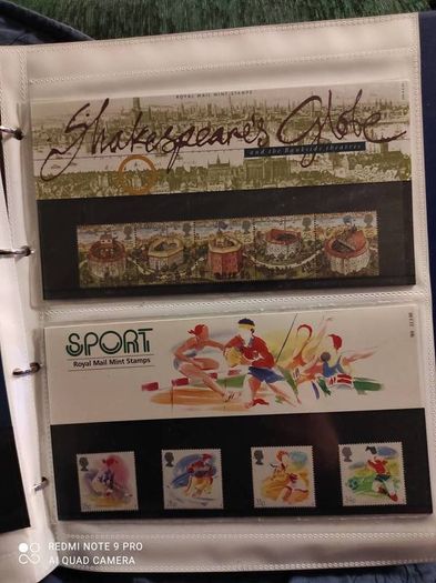 Stamp album UK's Presentation packs x 100
