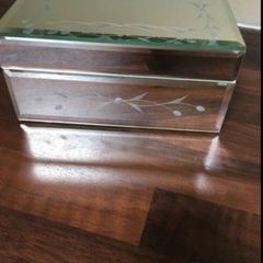 Jewellery box