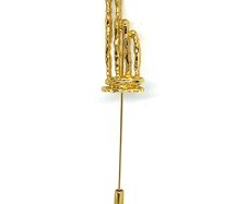 Vintage Un Jour Ailleurs hat pin