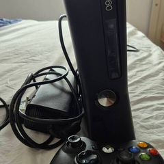 Xbox 360 slim hdmi with controller and games